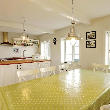 Gorgeous Home In Hasle With Kitchen 度假居